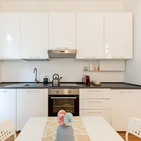 Beplace Apartments In De Amicis-3